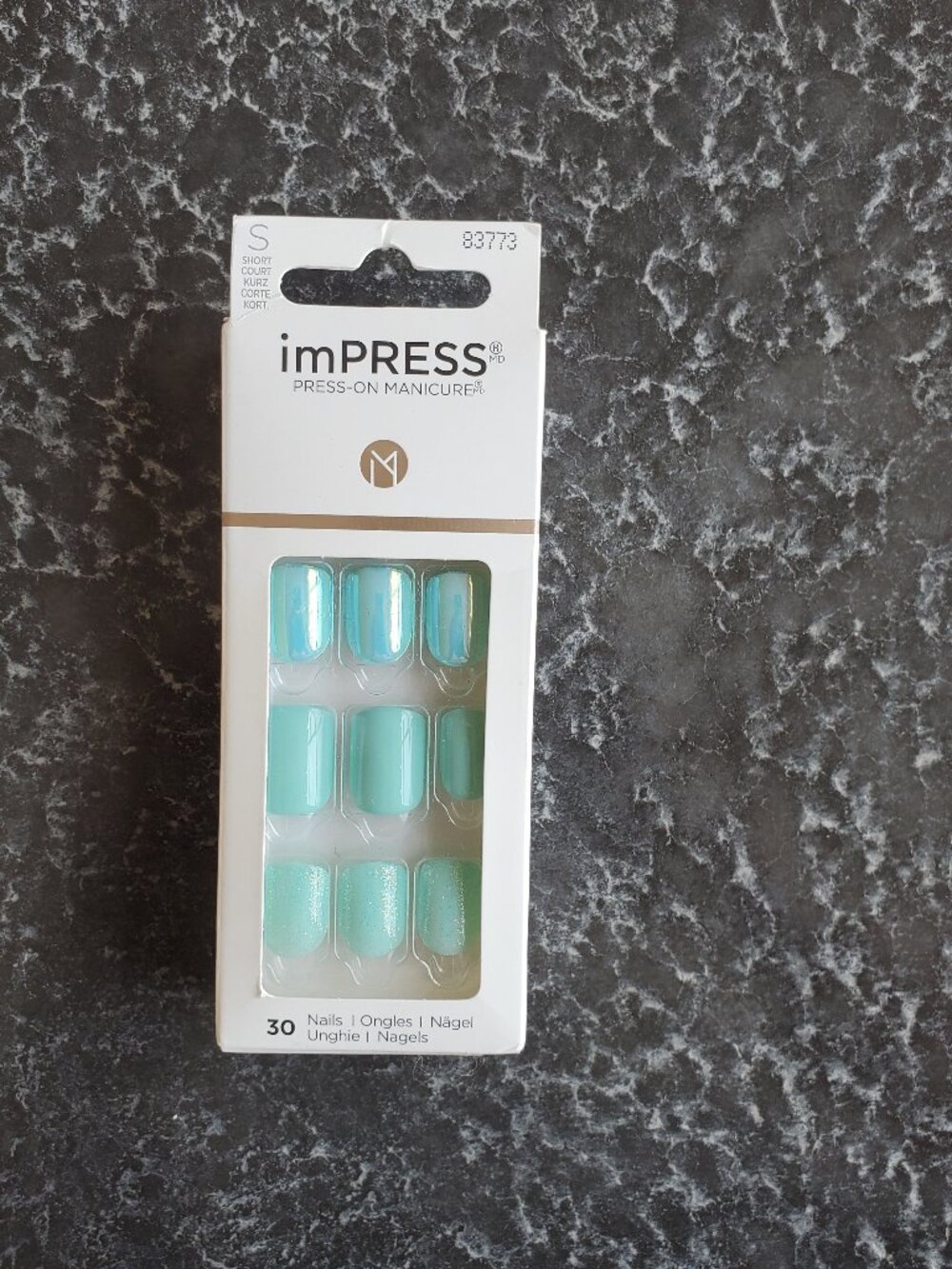 KISS ! imPRESS nails in blue